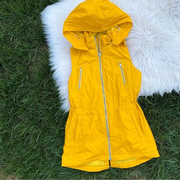 ATHLETA Yellow Water Resistant Hooded Fully Lined Vest XXS - Picture 1 of 7